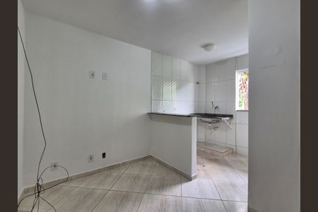 Sala de apartamento para alugar com 1 quarto, 45m² em Recreio dos Bandeirantes, Rio de Janeiro