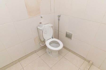Casa à venda com 78m², 2 quartos e sem vaga Casa à venda com 78m², 2 quartos e sem vagaBanheiro