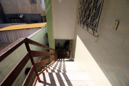 Casa à venda com 78m², 2 quartos e sem vagaEscada de Acesso