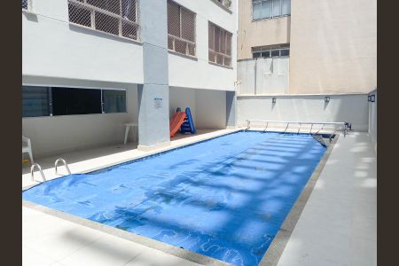 Apartamento à venda com 135m², 3 quartos e 1 vaga Apartamento à venda com 135m², 3 quartos e 1 vagaPiscina
