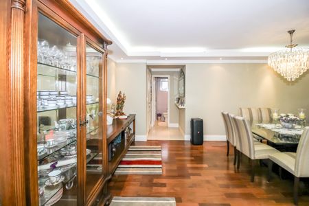 Apartamento à venda com 135m², 3 quartos e 1 vaga Apartamento à venda com 135m², 3 quartos e 1 vagaSala