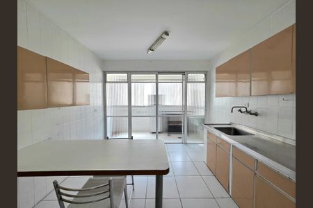 Apartamento à venda com 92m², 2 quartos e 1 vaga Apartamento à venda com 92m², 2 quartos e 1 vagaCozinha