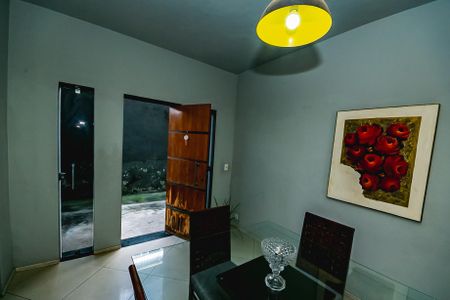 Casa à venda com 4 quartos, 377m² em Floramar, Belo Horizonte