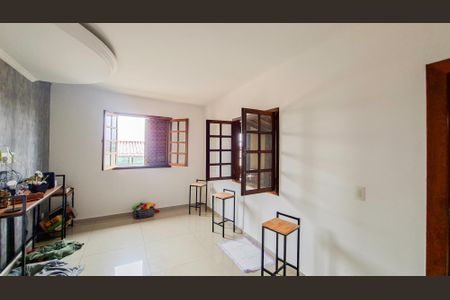 Casa à venda com 3 quartos, 300m² em Santa Efigênia, Belo Horizonte