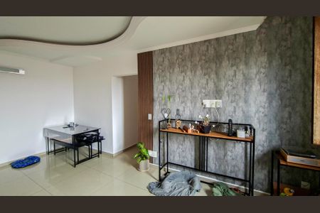 Casa à venda com 3 quartos, 300m² em Santa Efigênia, Belo Horizonte