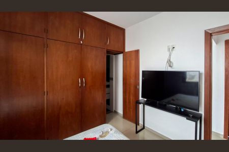 Casa à venda com 3 quartos, 300m² em Santa Efigênia, Belo Horizonte
