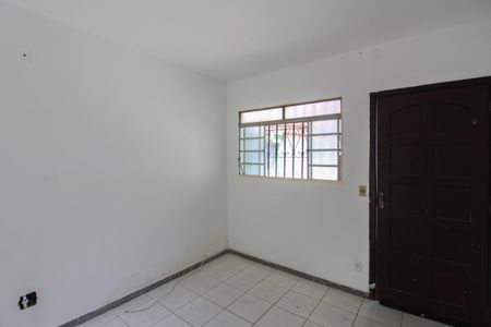 Sala de casa à venda com 2 quartos, 61m² em São João Batista, Belo Horizonte