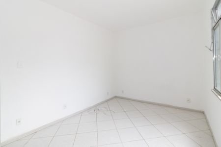 Quarto 2 de apartamento para alugar com 2 quartos, 65m² em Vl Valqueire, Rio de Janeiro