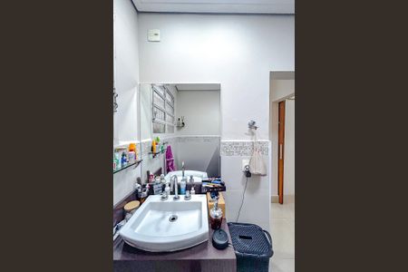 Casa à venda com 170m², 3 quartos e 3 vagasBanheiro da Suíte 1