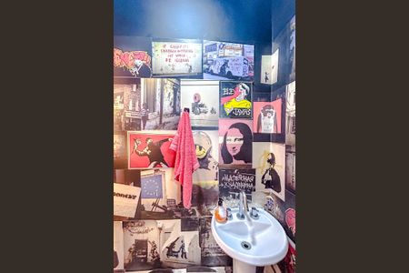 Casa à venda com 170m², 3 quartos e 3 vagasBanheiro de serviço