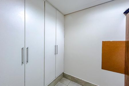 Casa à venda com 170m², 3 quartos e 3 vagasQuarto de Serviço