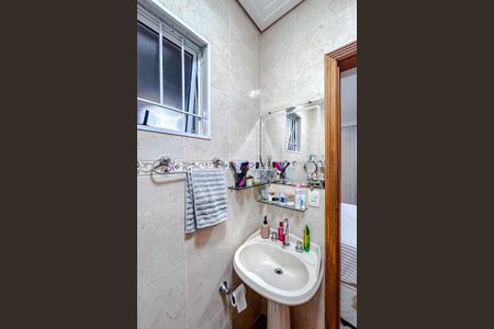 Casa à venda com 170m², 3 quartos e 3 vagasBanheiro da Suíte 2