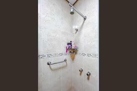 Casa à venda com 170m², 3 quartos e 3 vagasBanheiro da Suíte 2