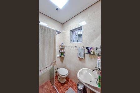 Casa à venda com 170m², 3 quartos e 3 vagasBanheiro da Suíte 2