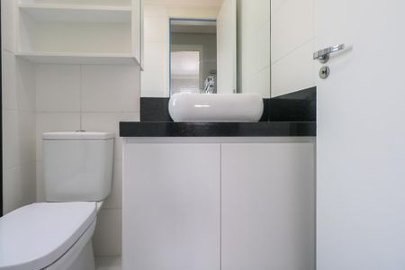 Apartamento à venda com 64m², 2 quartos e 2 vagas Apartamento à venda com 64m², 2 quartos e 2 vagasBanheiro