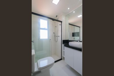 Apartamento à venda com 64m², 2 quartos e 2 vagas Apartamento à venda com 64m², 2 quartos e 2 vagasBanheiro da Suíte