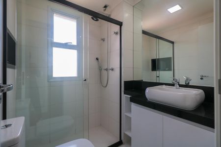 Apartamento à venda com 64m², 2 quartos e 2 vagas Apartamento à venda com 64m², 2 quartos e 2 vagasBanheiro da Suíte
