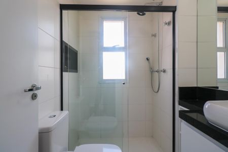 Apartamento à venda com 64m², 2 quartos e 2 vagas Apartamento à venda com 64m², 2 quartos e 2 vagasBanheiro da Suíte