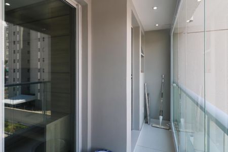 Apartamento à venda com 64m², 2 quartos e 2 vagas Apartamento à venda com 64m², 2 quartos e 2 vagasVaranda