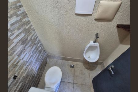 Casa para alugar com 200m², 2 quartos e 10 vagasBanheiro Área externa