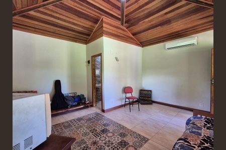 Sala de casa para alugar com 2 quartos, 200m² em Guaratiba, Rio de Janeiro