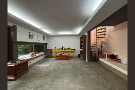 Casa à venda com 4 quartos, 387m² em Vila Madalena, São Paulo