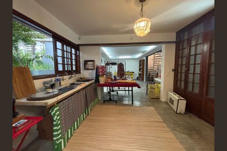 Casa à venda com 4 quartos, 387m² em Vila Madalena, São Paulo