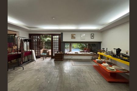 Casa à venda com 4 quartos, 387m² em Vila Madalena, São Paulo