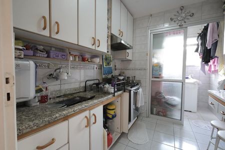 Cozinha de apartamento à venda com 2 quartos, 56m² em Vila Lutécia, Santo André