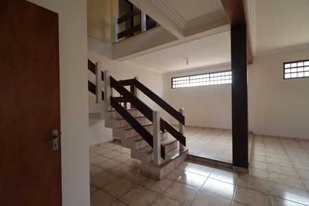 Casa para alugar com 550m², 3 quartos e 3 vagasSal