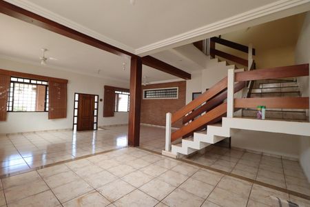 Casa para alugar com 550m², 3 quartos e 3 vagasSala