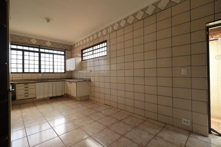 Casa para alugar com 550m², 3 quartos e 3 vagasCozinha