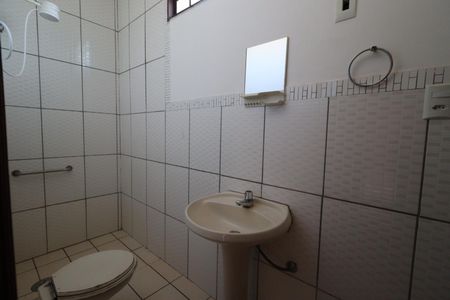 Casa para alugar com 550m², 3 quartos e 3 vagasBanheiro de serviço