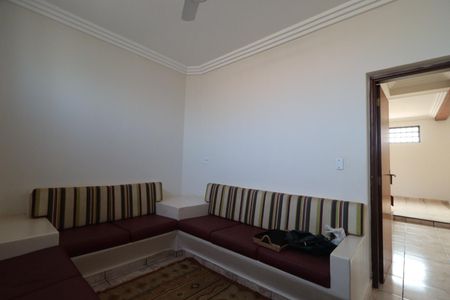 Casa para alugar com 550m², 3 quartos e 3 vagasSala tv