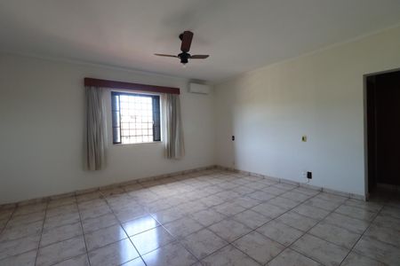 Casa para alugar com 550m², 3 quartos e 3 vagasSuíte 