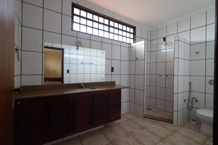 Casa para alugar com 550m², 3 quartos e 3 vagasBanheiro