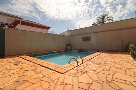 Casa para alugar com 550m², 3 quartos e 3 vagasÁrea comum - Piscina