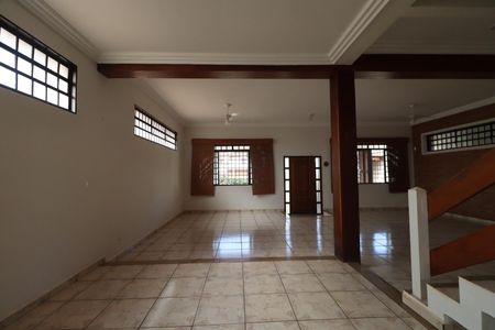 Casa para alugar com 550m², 3 quartos e 3 vagasSala