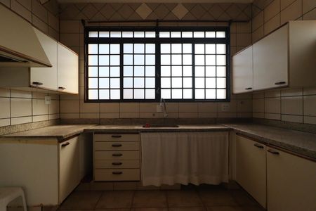 Casa para alugar com 550m², 3 quartos e 3 vagasCozinha