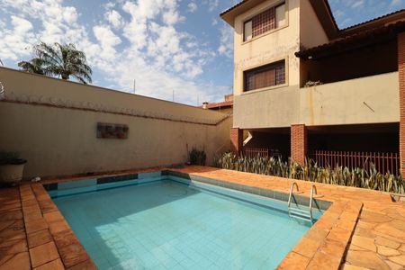 Casa para alugar com 550m², 3 quartos e 3 vagasÁrea comum - Piscina