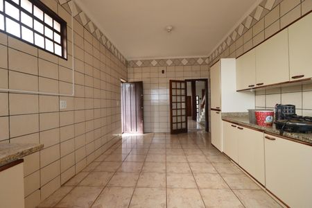 Casa para alugar com 550m², 3 quartos e 3 vagasCozinha