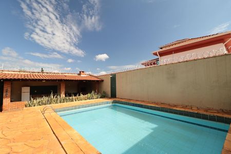 Casa para alugar com 550m², 3 quartos e 3 vagasÁrea comum - Piscina