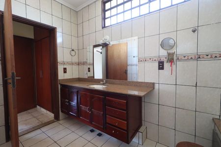 Casa para alugar com 550m², 3 quartos e 3 vagasBanheiro da Suíte