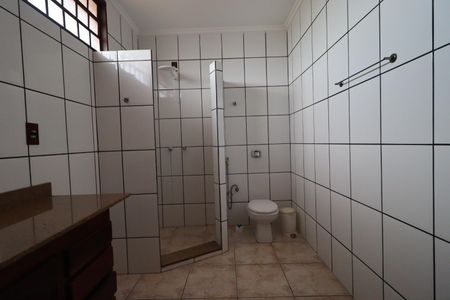 Casa para alugar com 550m², 3 quartos e 3 vagasBanheiro