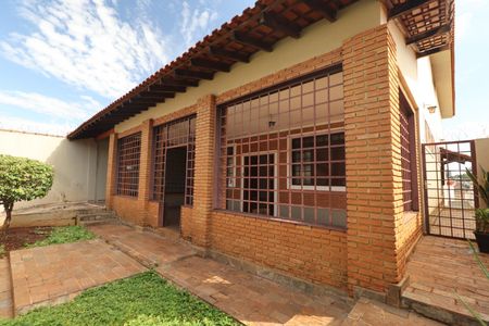 Casa para alugar com 550m², 3 quartos e 3 vagasEntrada