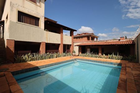 Casa para alugar com 550m², 3 quartos e 3 vagasÁrea comum - Piscina