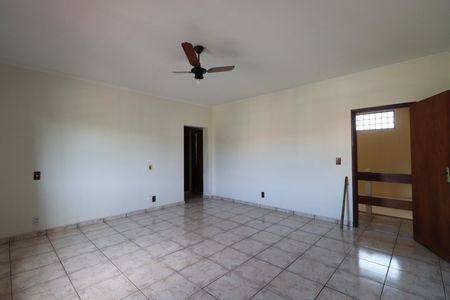 Casa para alugar com 550m², 3 quartos e 3 vagasSuíte 