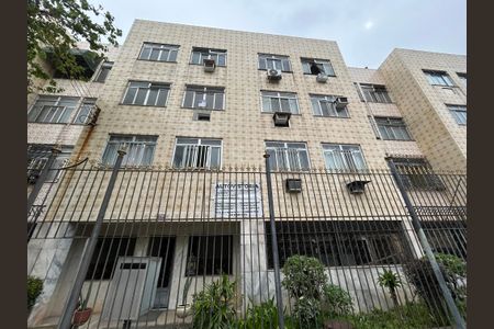 Apartamento para alugar com 160m², 2 quartos e 1 vagaFachada + plaquinha