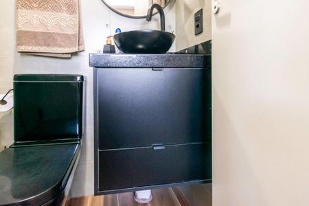 Apartamento à venda com 65m², 3 quartos e 1 vaga Apartamento à venda com 65m², 3 quartos e 1 vagaBanheiro da Suíte