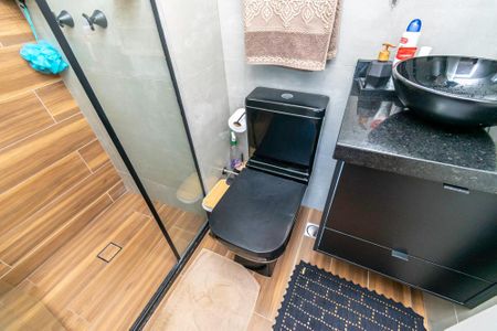 Apartamento à venda com 65m², 3 quartos e 1 vaga Apartamento à venda com 65m², 3 quartos e 1 vagaBanheiro da Suíte